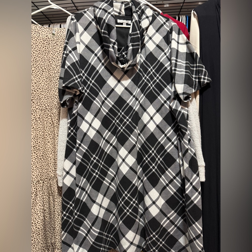 Sandra Darren Black and White Asymmetrical Dress